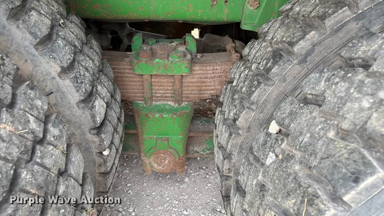 image for item ED2399 1988 Ford 8000 tank truck