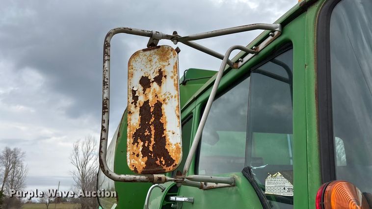 image for item ED2399 1988 Ford 8000 tank truck