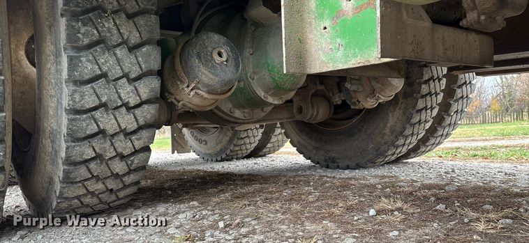 image for item ED2399 1988 Ford 8000 tank truck