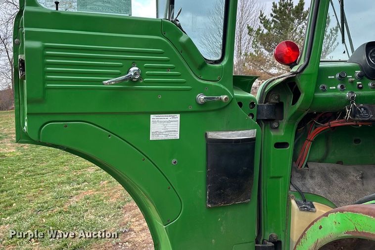 image for item ED2399 1988 Ford 8000 tank truck