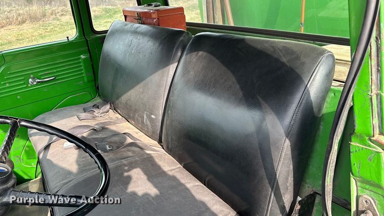 image for item ED2399 1988 Ford 8000 tank truck