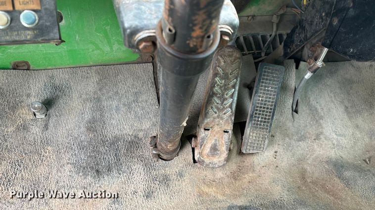 image for item ED2399 1988 Ford 8000 tank truck