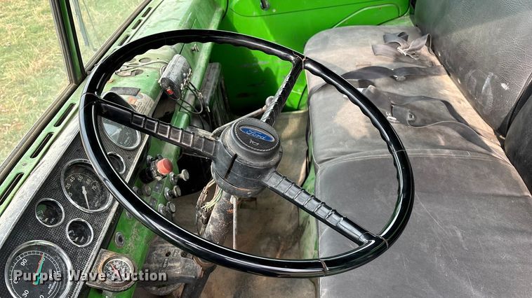 image for item ED2399 1988 Ford 8000 tank truck