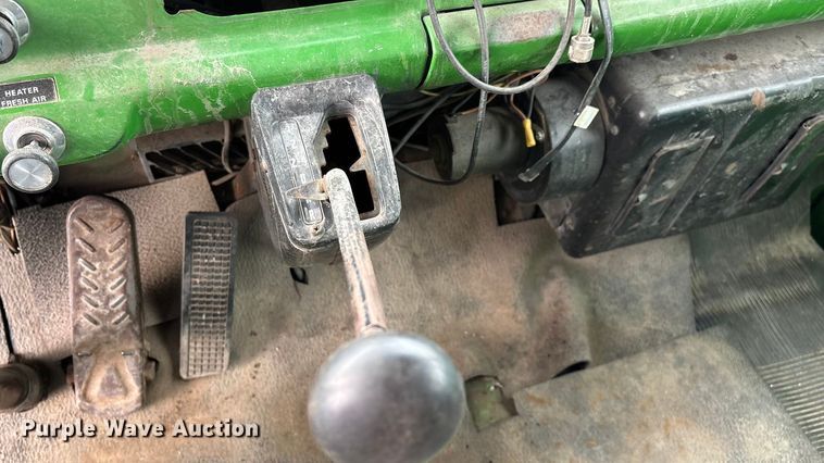 image for item ED2399 1988 Ford 8000 tank truck