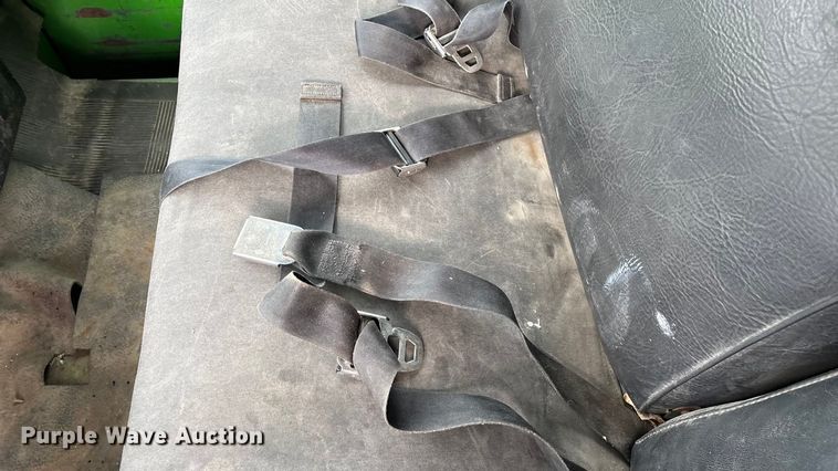 image for item ED2399 1988 Ford 8000 tank truck