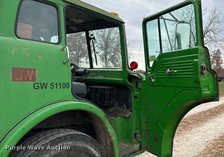 image for item ED2399 1988 Ford 8000 tank truck