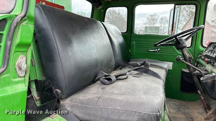 image for item ED2399 1988 Ford 8000 tank truck