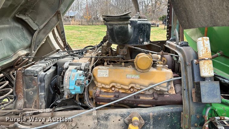 image for item ED2399 1988 Ford 8000 tank truck