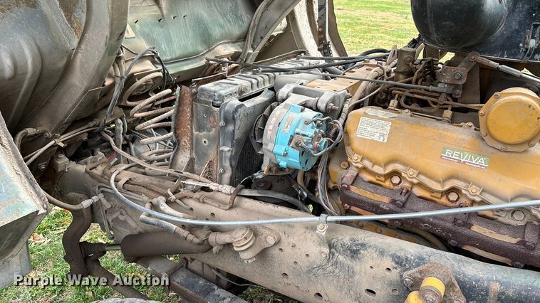 image for item ED2399 1988 Ford 8000 tank truck