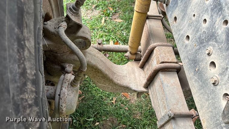 image for item ED2399 1988 Ford 8000 tank truck