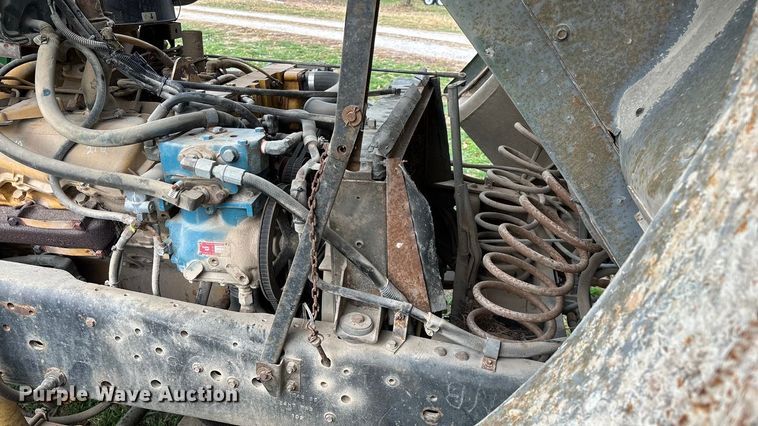 image for item ED2399 1988 Ford 8000 tank truck