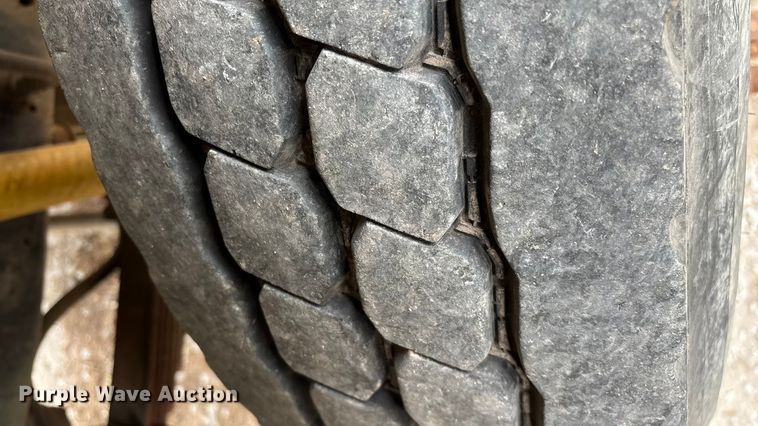 image for item ED2399 1988 Ford 8000 tank truck