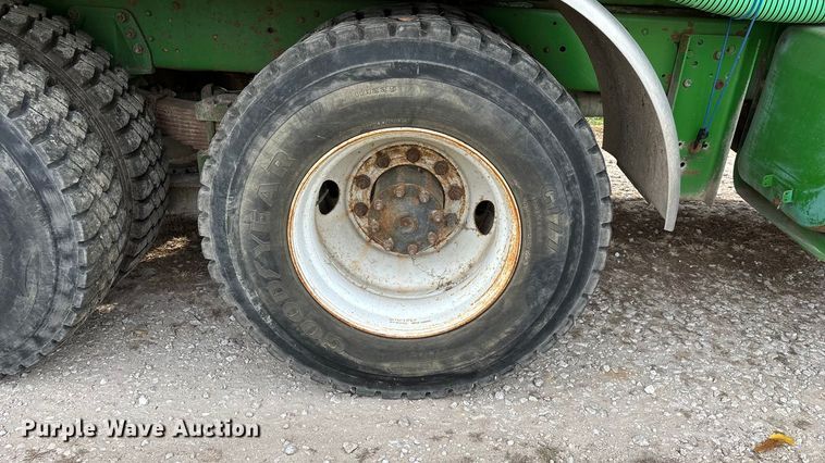 image for item ED2399 1988 Ford 8000 tank truck