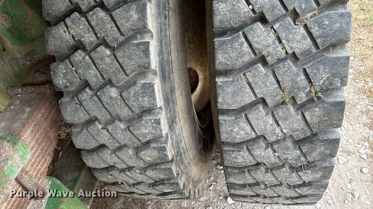 image for item ED2399 1988 Ford 8000 tank truck