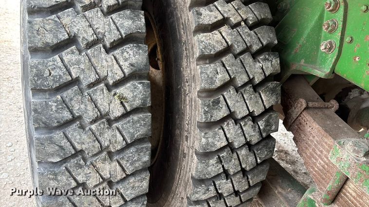 image for item ED2399 1988 Ford 8000 tank truck