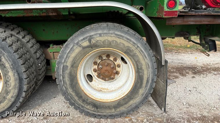 image for item ED2399 1988 Ford 8000 tank truck