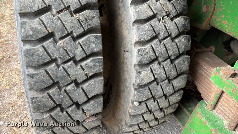 image for item ED2399 1988 Ford 8000 tank truck