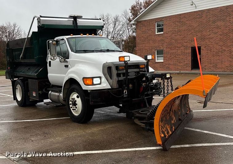 image for item ED2405 2005 Ford F750 Super Duty XL dump truck