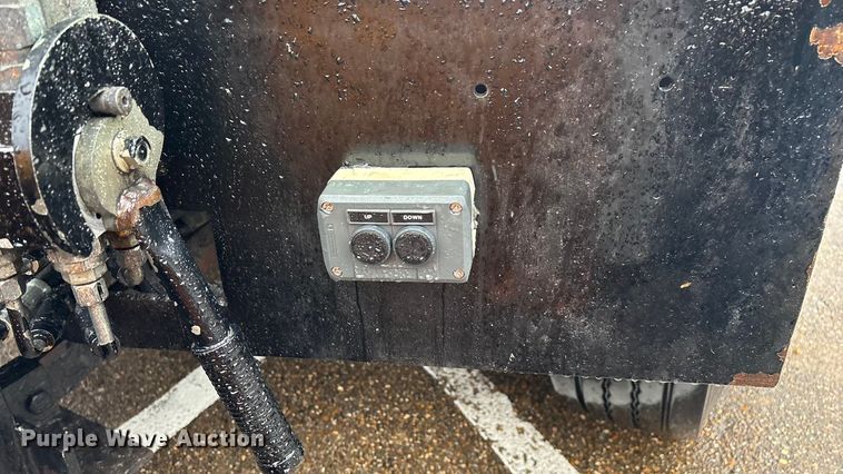 image for item ED2405 2005 Ford F750 Super Duty XL dump truck