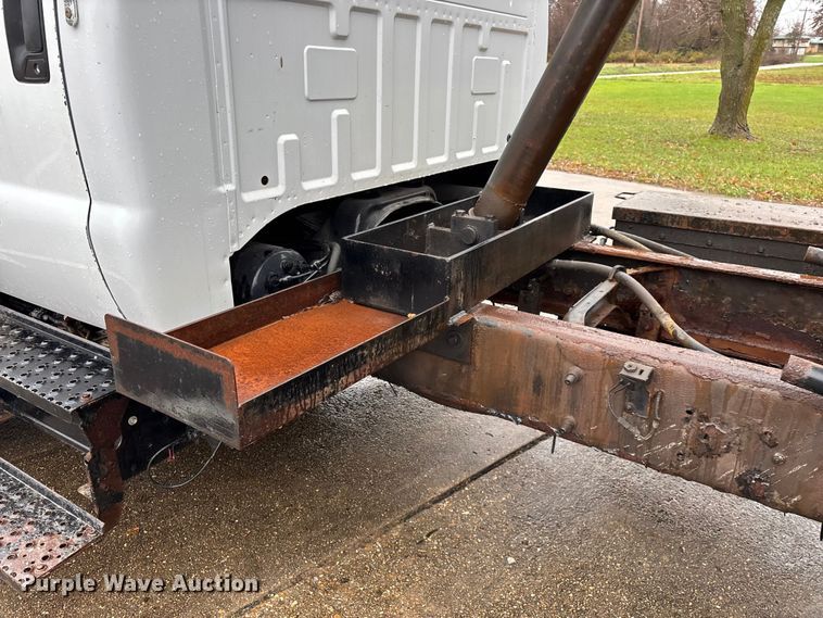 image for item ED2405 2005 Ford F750 Super Duty XL dump truck