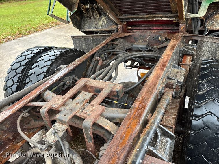 image for item ED2405 2005 Ford F750 Super Duty XL dump truck