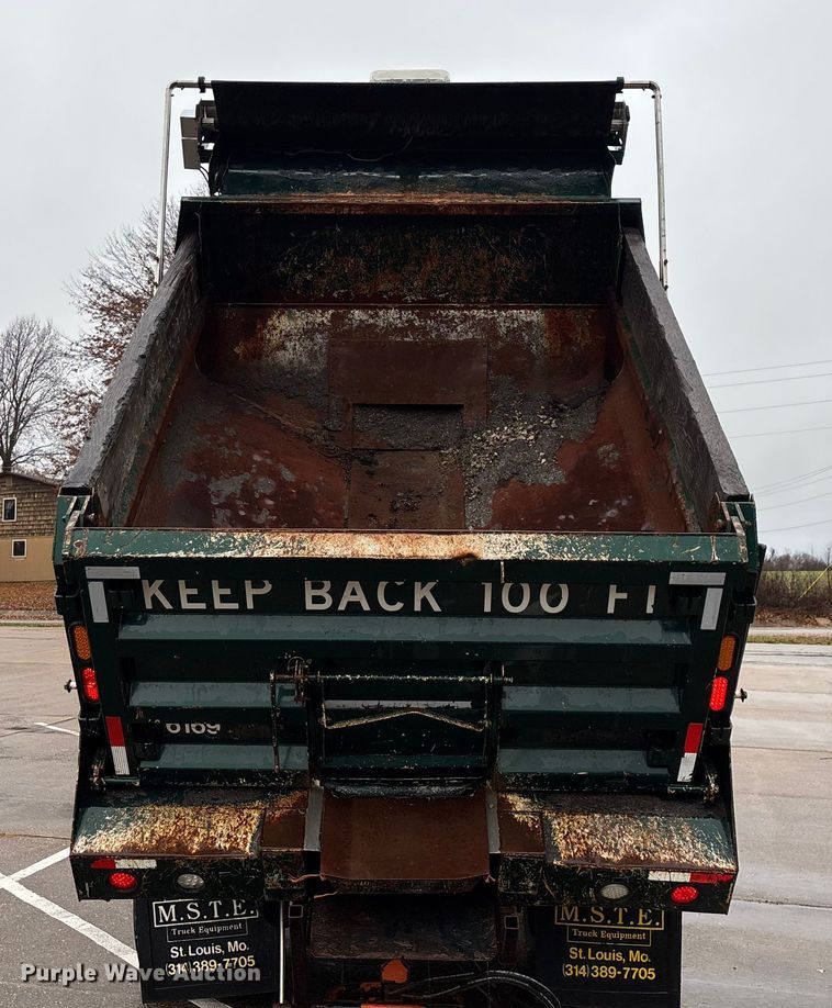 image for item ED2405 2005 Ford F750 Super Duty XL dump truck