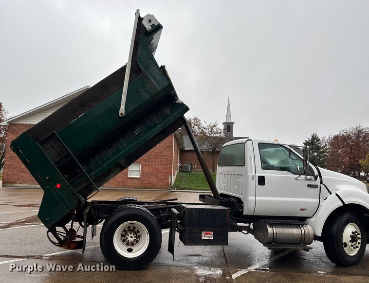 image for item ED2405 2005 Ford F750 Super Duty XL dump truck