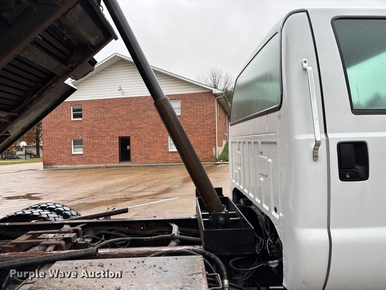image for item ED2405 2005 Ford F750 Super Duty XL dump truck