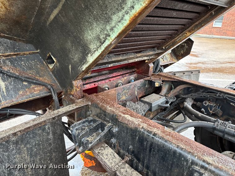 image for item ED2405 2005 Ford F750 Super Duty XL dump truck