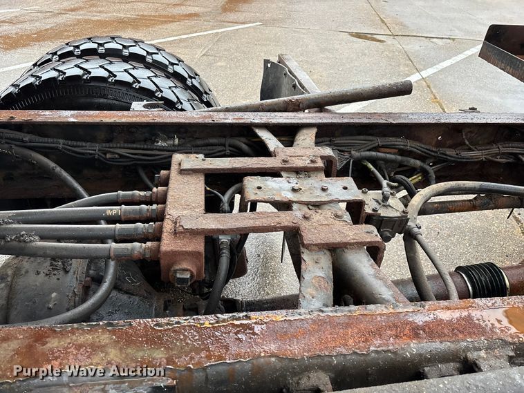 image for item ED2405 2005 Ford F750 Super Duty XL dump truck