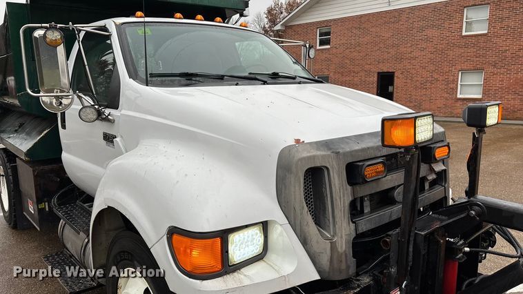 image for item ED2405 2005 Ford F750 Super Duty XL dump truck