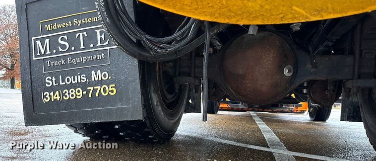 image for item ED2405 2005 Ford F750 Super Duty XL dump truck