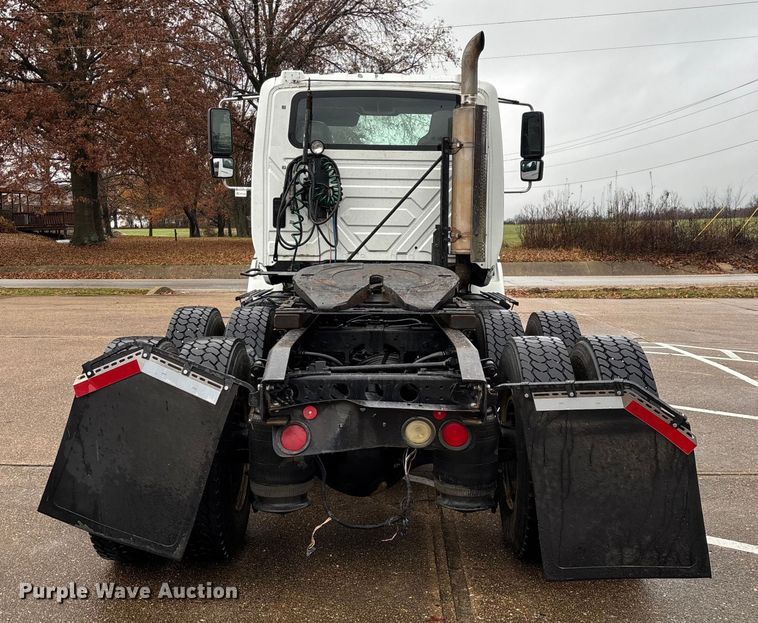 image for item ED2406 2003 International 8600 semi truck