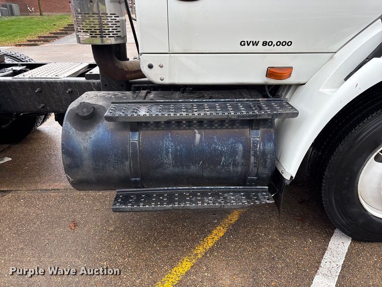 image for item ED2406 2003 International 8600 semi truck