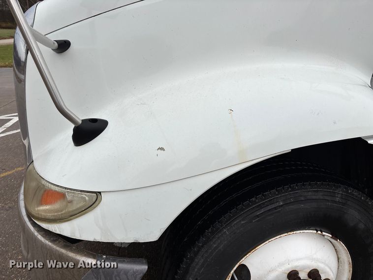 image for item ED2406 2003 International 8600 semi truck