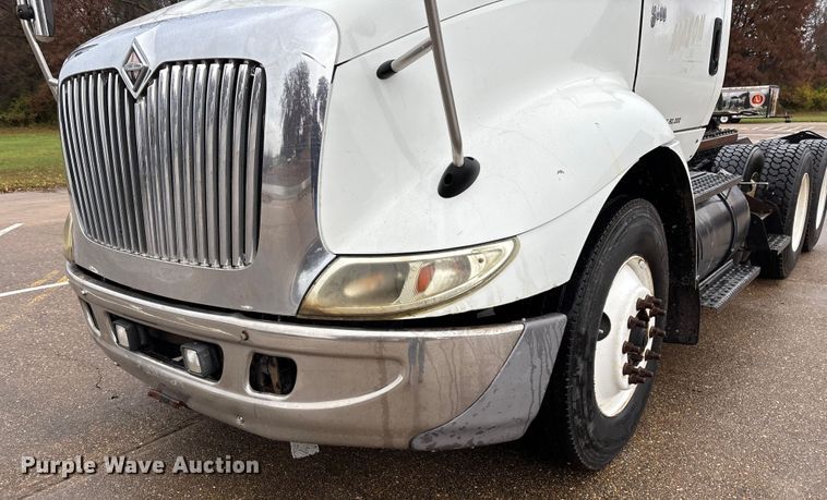 image for item ED2406 2003 International 8600 semi truck