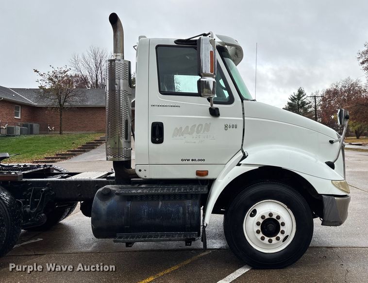 image for item ED2406 2003 International 8600 semi truck