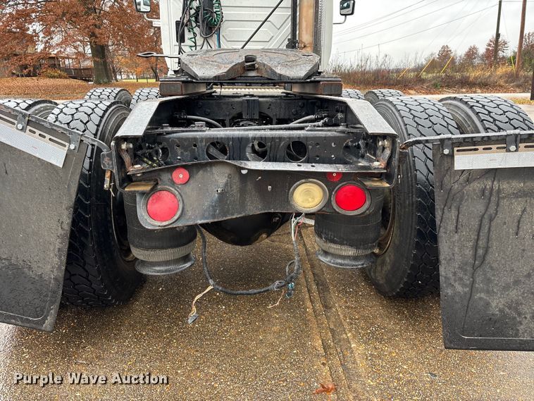 image for item ED2406 2003 International 8600 semi truck