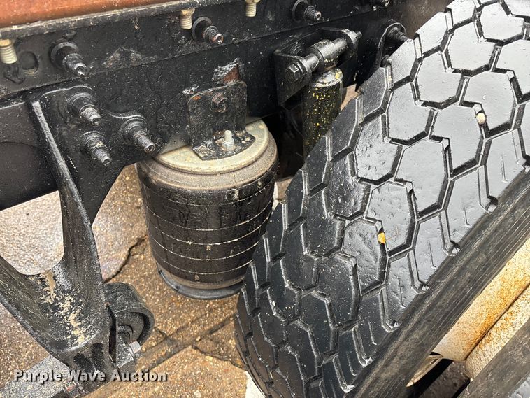 image for item ED2406 2003 International 8600 semi truck