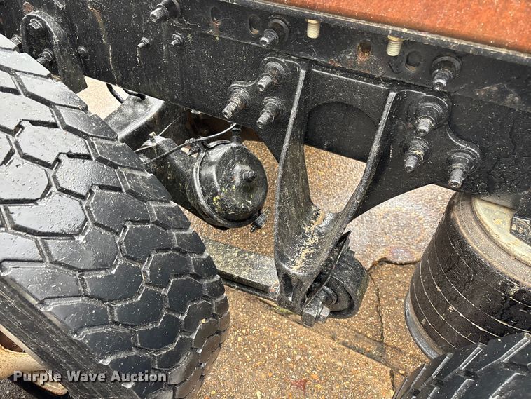 image for item ED2406 2003 International 8600 semi truck