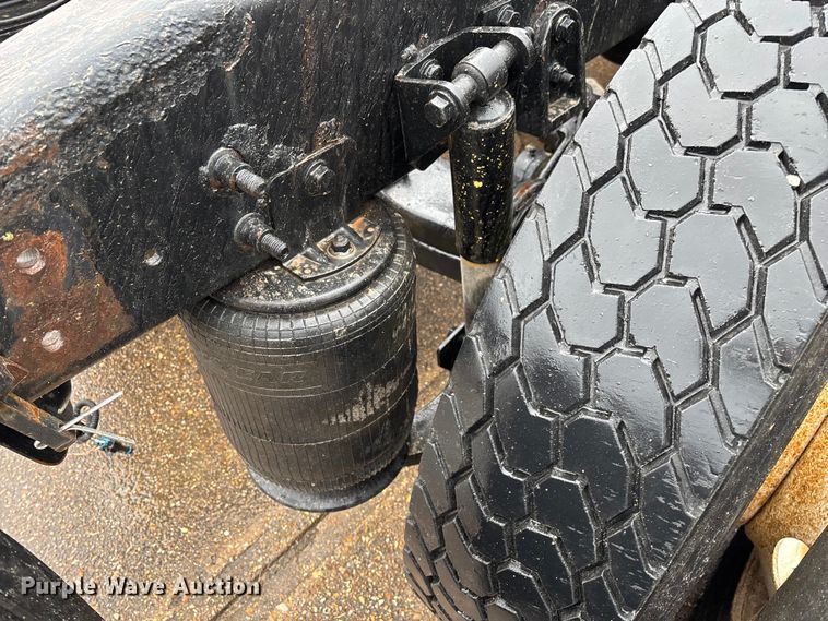 image for item ED2406 2003 International 8600 semi truck