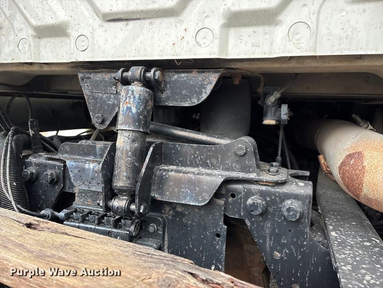 image for item ED2406 2003 International 8600 semi truck