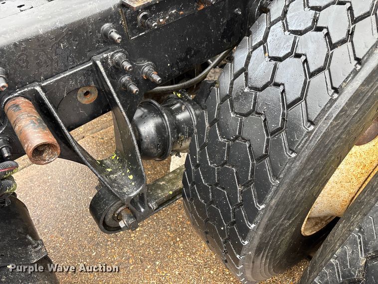 image for item ED2406 2003 International 8600 semi truck