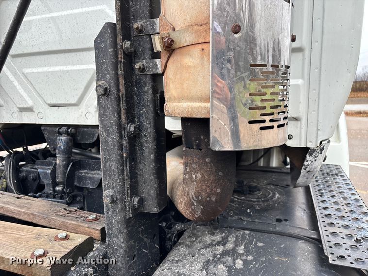 image for item ED2406 2003 International 8600 semi truck