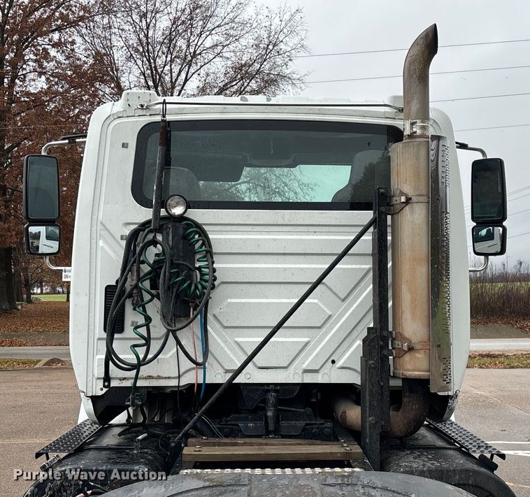 image for item ED2406 2003 International 8600 semi truck