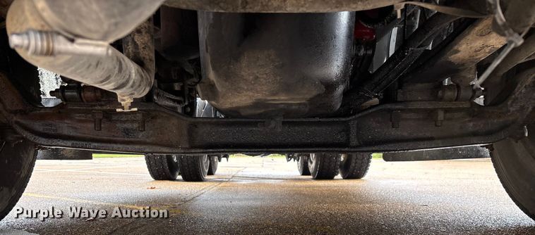 image for item ED2406 2003 International 8600 semi truck