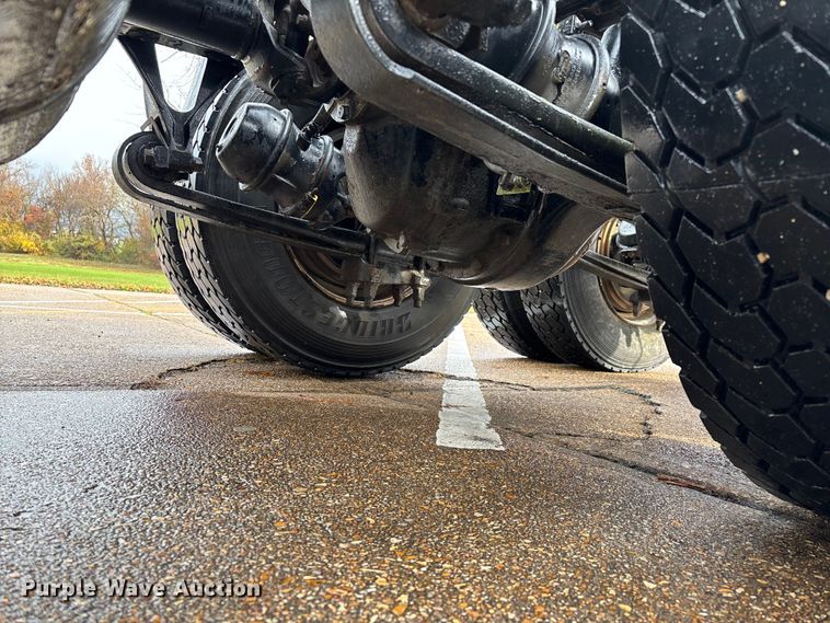 image for item ED2406 2003 International 8600 semi truck