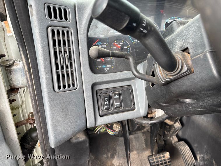 image for item ED2406 2003 International 8600 semi truck