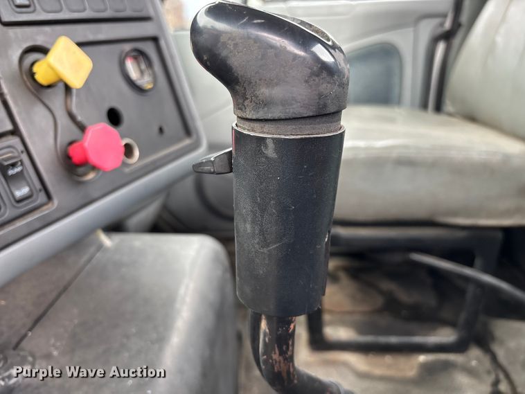 image for item ED2406 2003 International 8600 semi truck