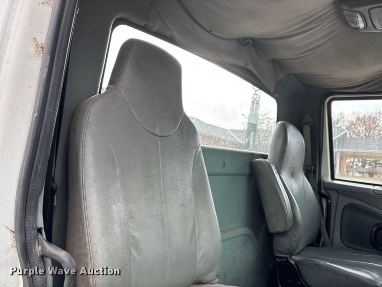 image for item ED2406 2003 International 8600 semi truck